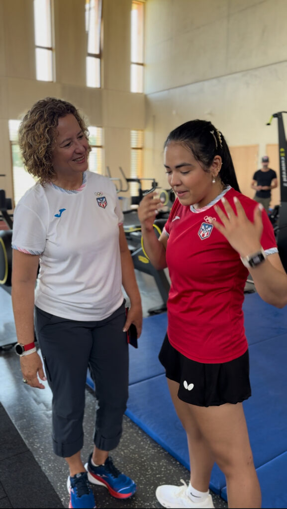 Sara Rosario y Adriana Díaz